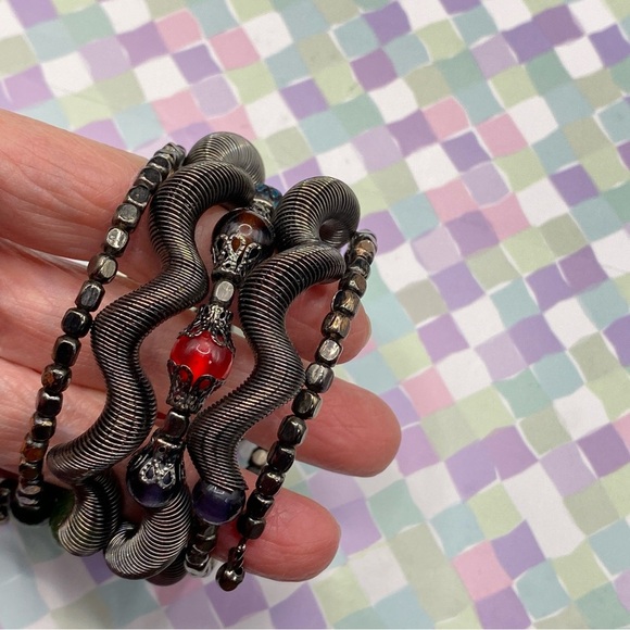 Memory Wire Wide Wrap Gunmetal Glass Beads Bracelet - Picture 6 of 6